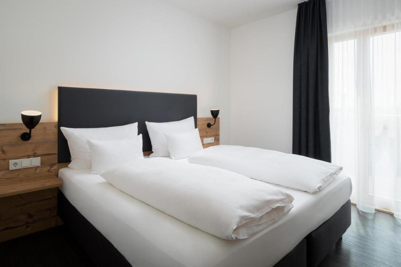 Alb Inn - Hotel & Apartments Мерклинген Екстериор снимка