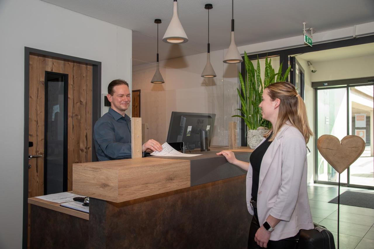 Alb Inn - Hotel & Apartments Мерклинген Екстериор снимка