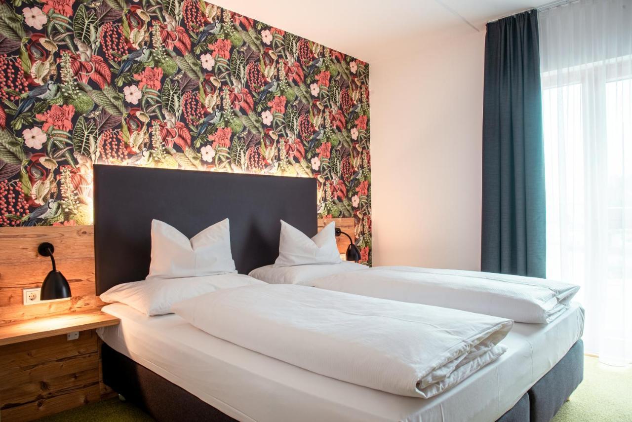 Alb Inn - Hotel & Apartments Мерклинген Екстериор снимка