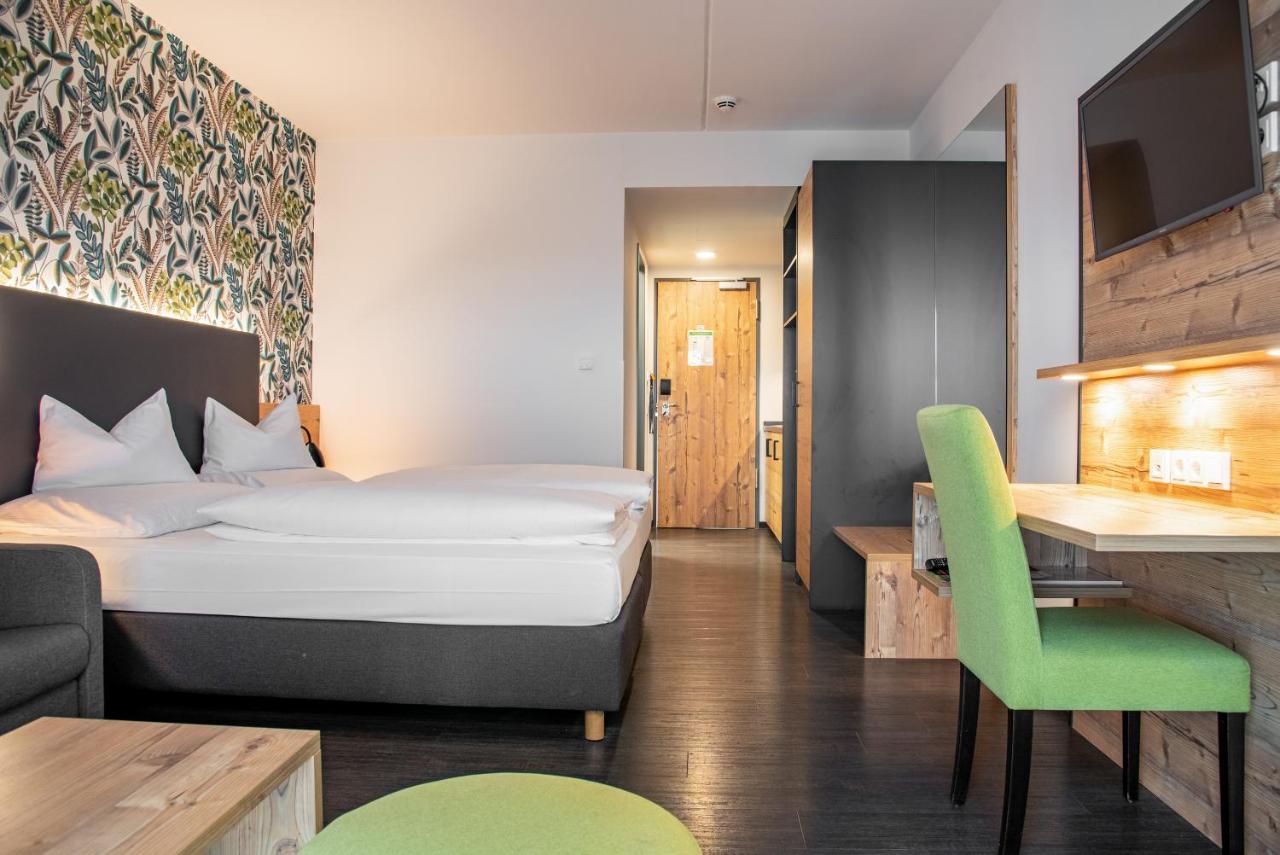 Alb Inn - Hotel & Apartments Мерклинген Екстериор снимка