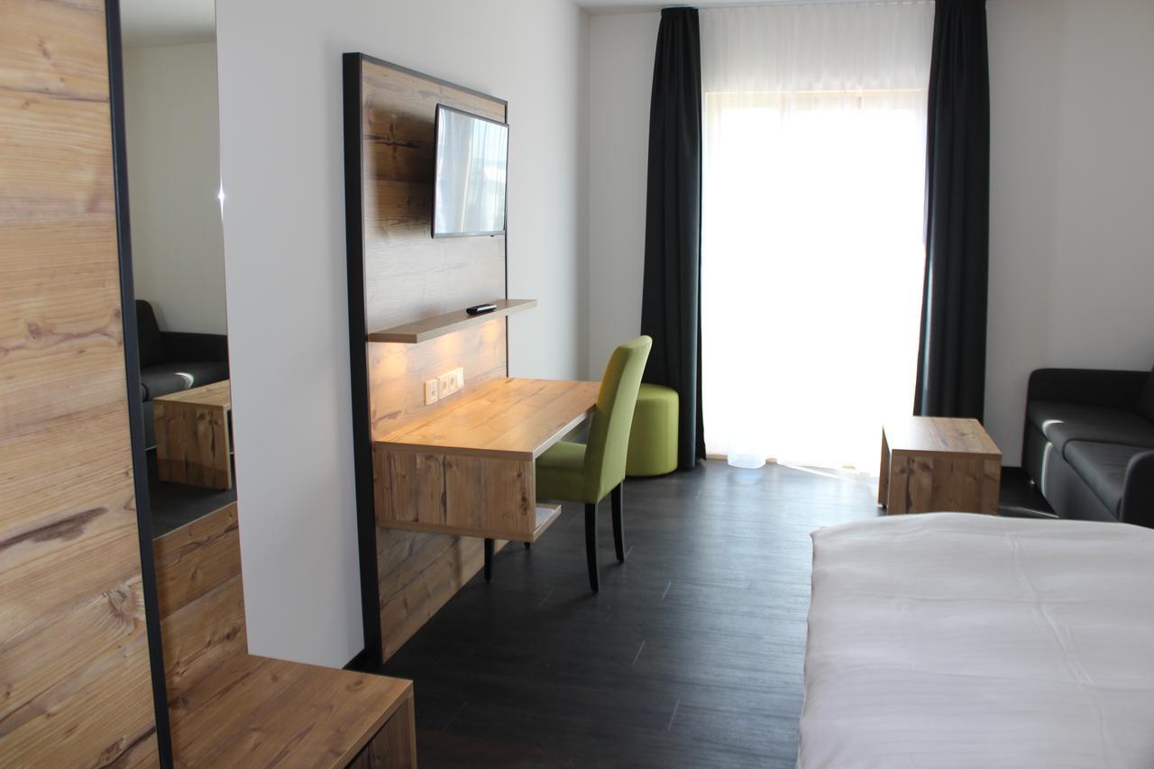 Alb Inn - Hotel & Apartments Мерклинген Екстериор снимка