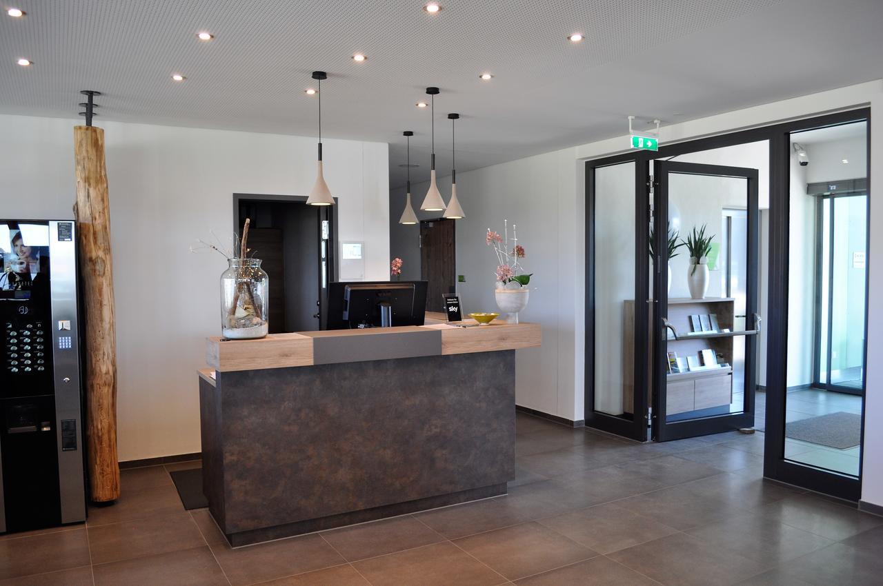 Alb Inn - Hotel & Apartments Мерклинген Екстериор снимка